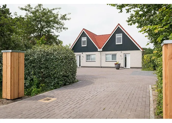 On Texel With A Spacious Terrace Ferienhaus *