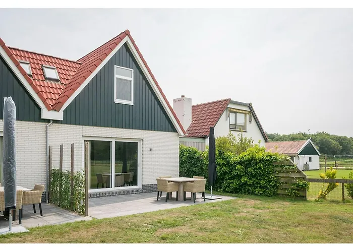 On Texel With A Spacious Terrace Ferienhaus